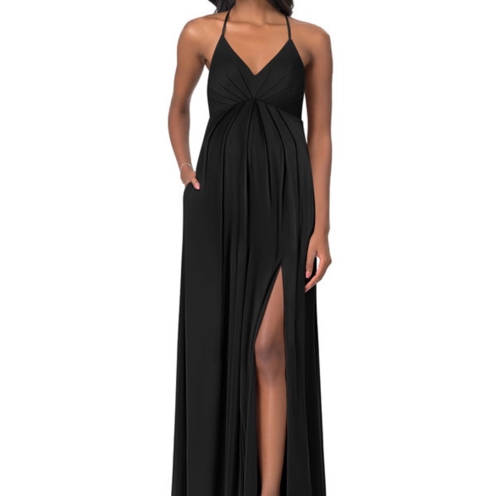 Azazie Annabelle, is an empire maternity dress in an A-line cut. Size A12 Black